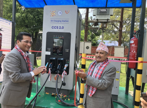 एकैसाथ ५१ वटा विद्युतीय फास्ट चार्जिङ स्टेसन उद्घाटन, हरित–यात्रामा फड्को